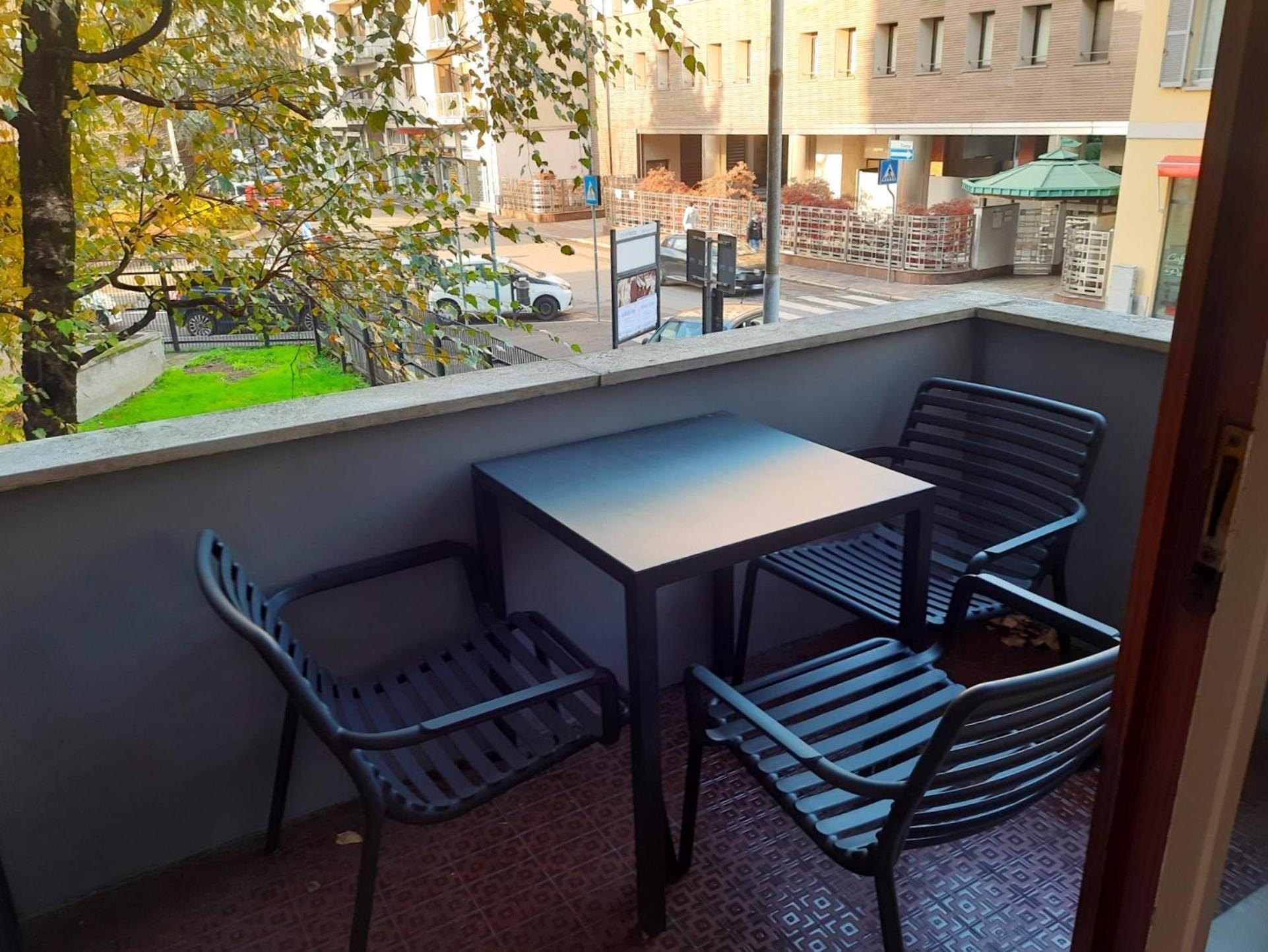 Mako Suites - Centro E Stazione Monza Exterior foto